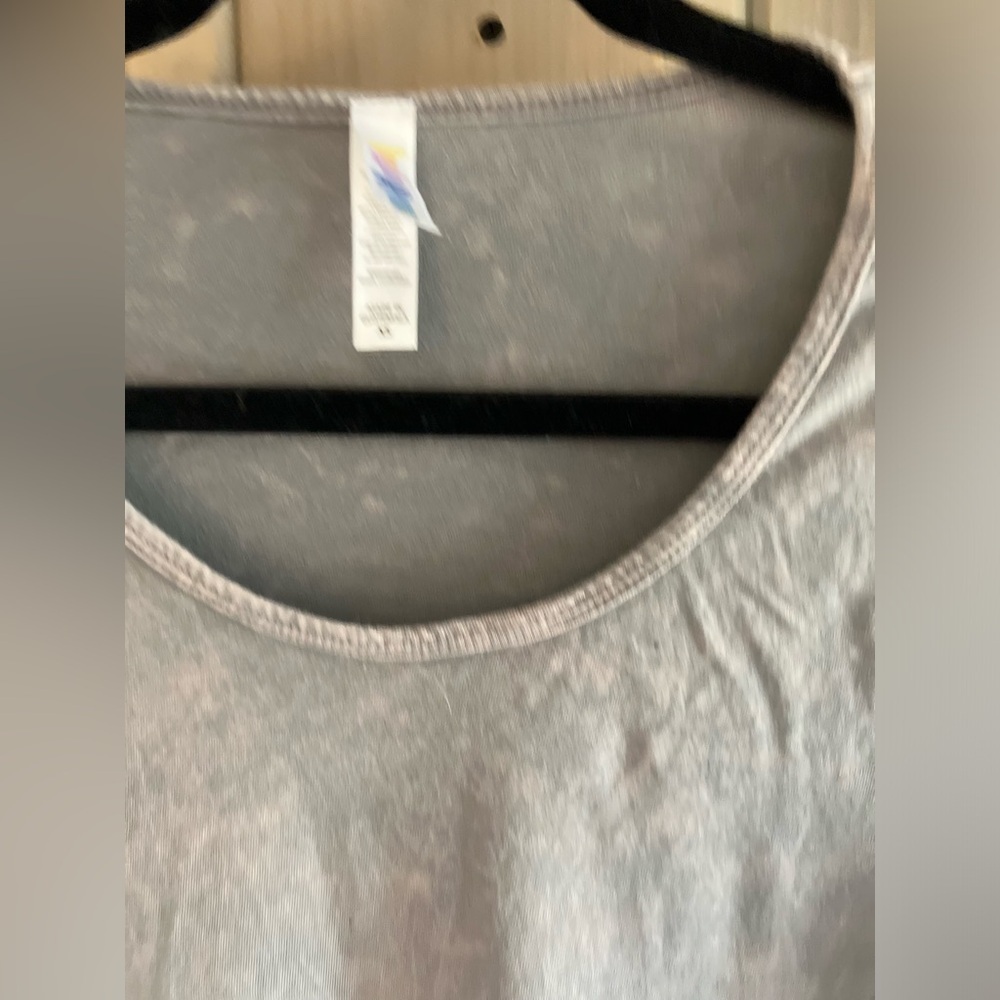 Lularoe Distressed Wash Perfect Tee - Picture 2 of 5